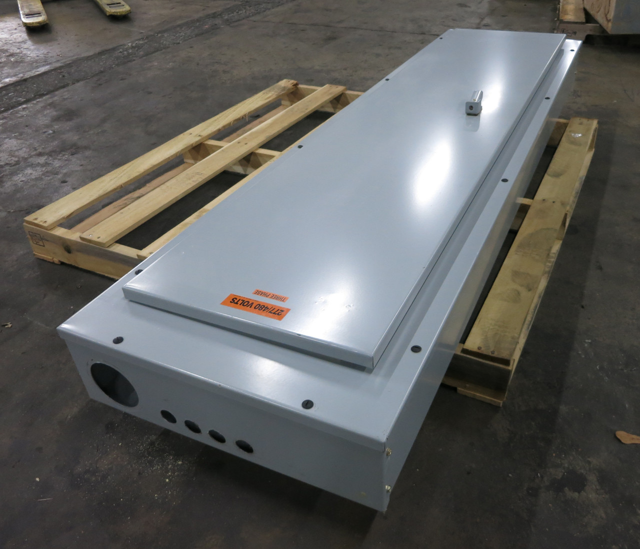 GE AEF3304MBX 400A 480Y/277 Breaker Panel Board 3PH 4W 400 Amp MLO